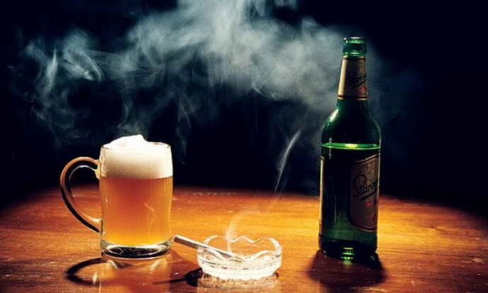 Alkohol und Rauchen als Ursache für Brustosteochondrose